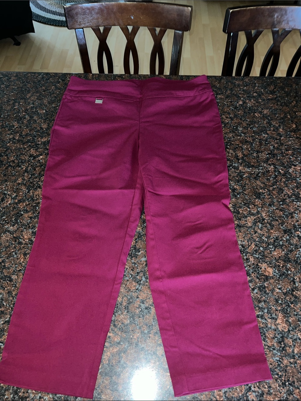 Stretch Capri Pants in Berry